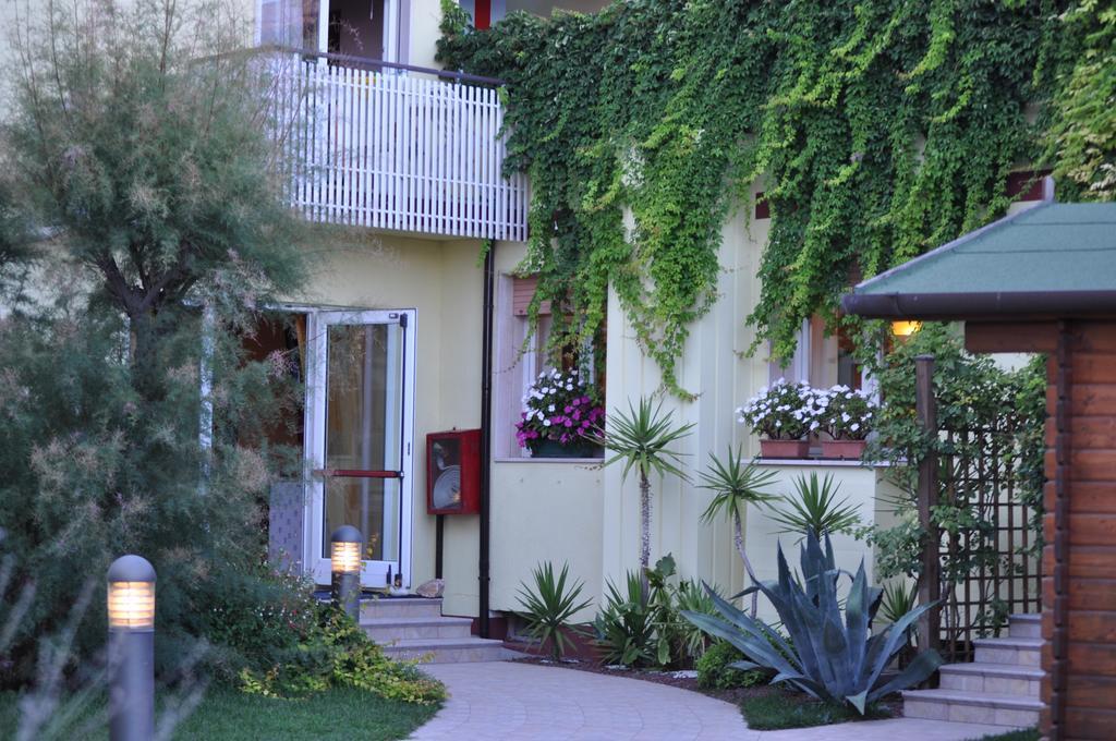 Hotel Righetto Fronte Mare Cavallino-Treporti Exterior photo
