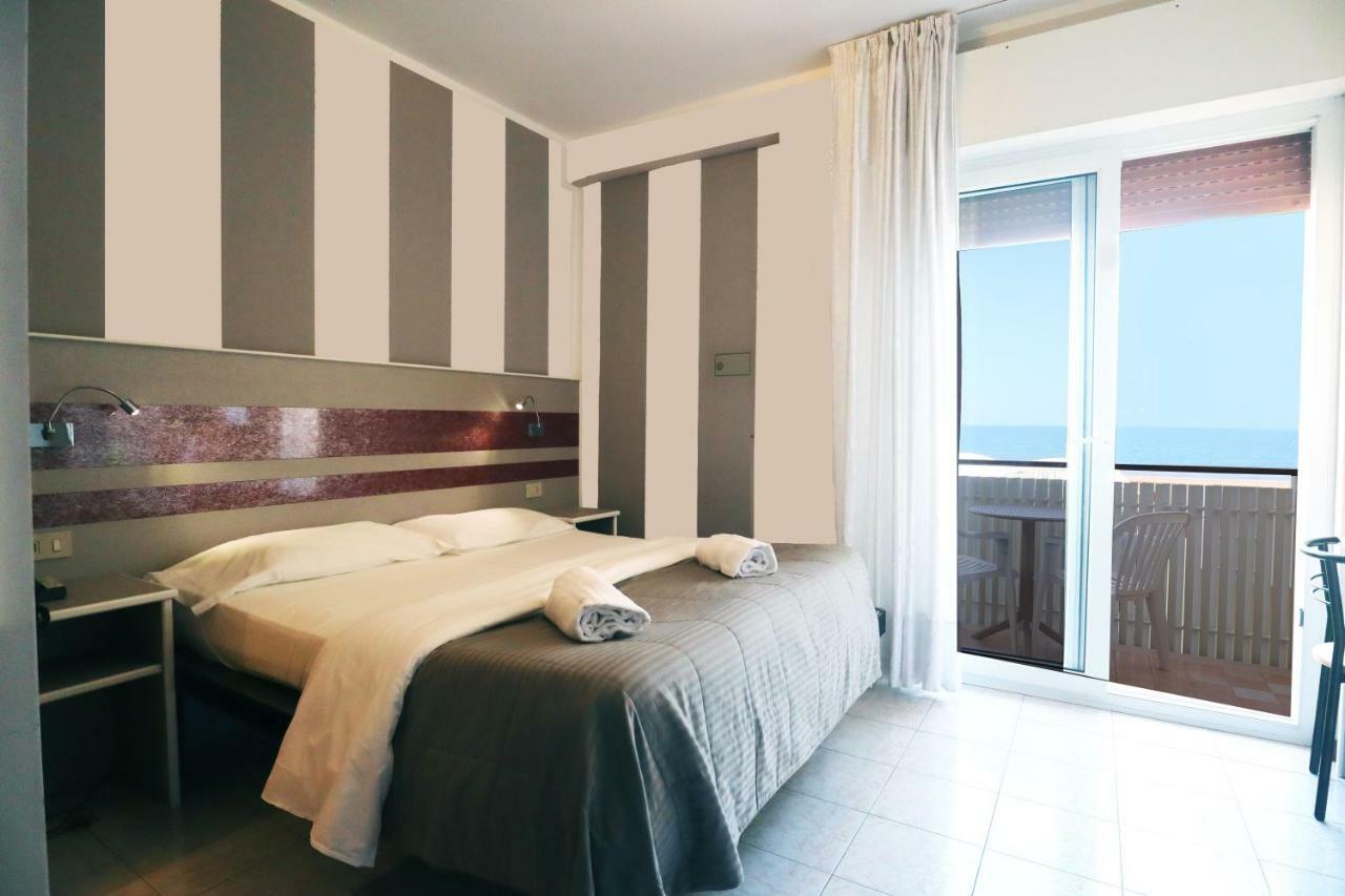Hotel Righetto Fronte Mare Cavallino-Treporti Exterior photo